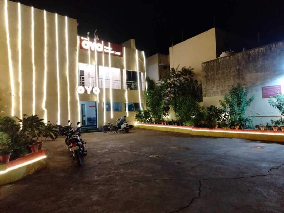 Flagship Hotel Golden Leaf Bilāspur Exterior foto